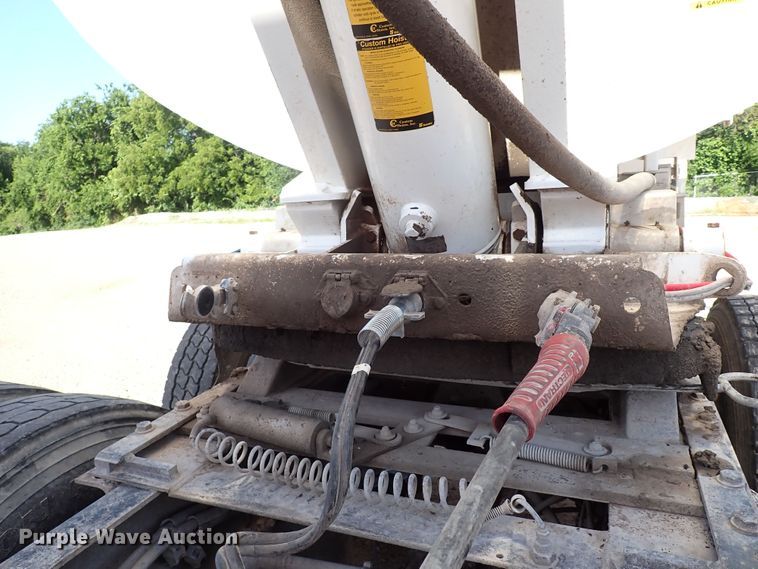 image for item LU9053 2017 MAC  end dump trailer