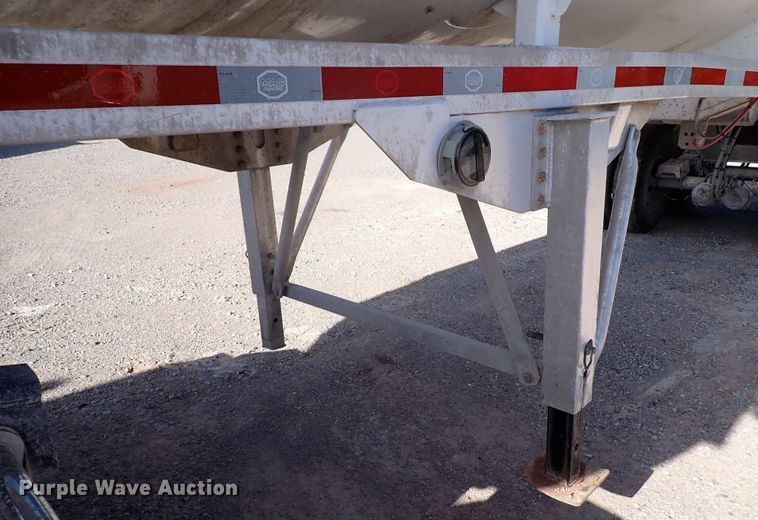 image for item LU9053 2017 MAC  end dump trailer