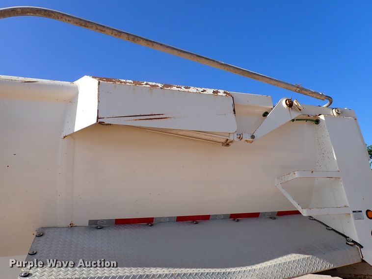 image for item LU9053 2017 MAC  end dump trailer