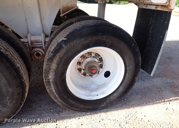 image for item LU9053 2017 MAC  end dump trailer