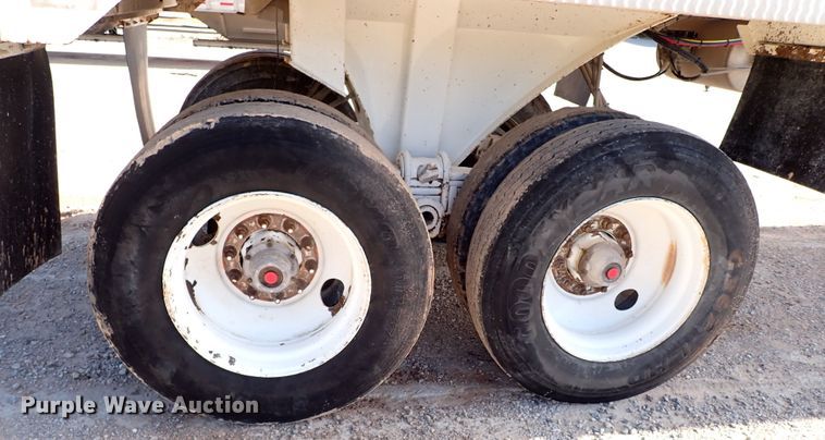 image for item LU9053 2017 MAC  end dump trailer