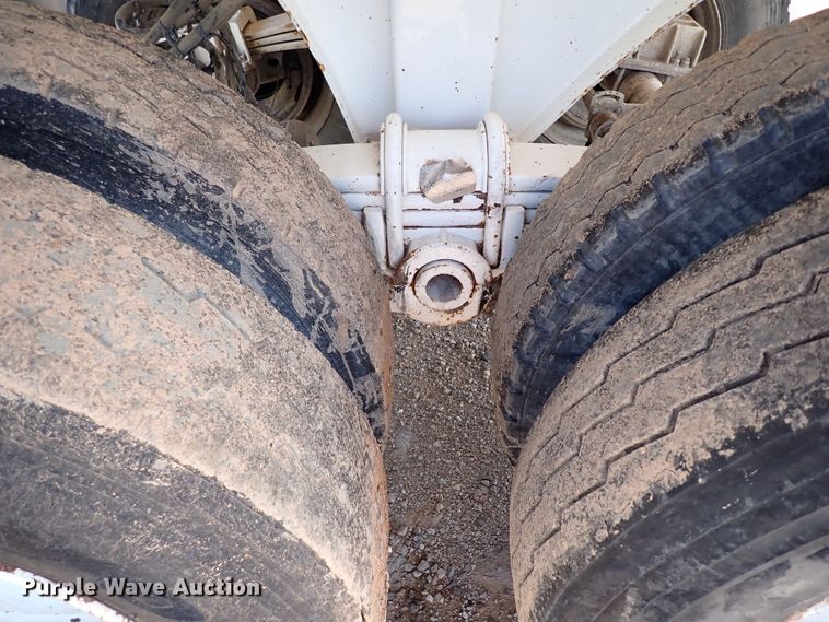 image for item LU9053 2017 MAC  end dump trailer