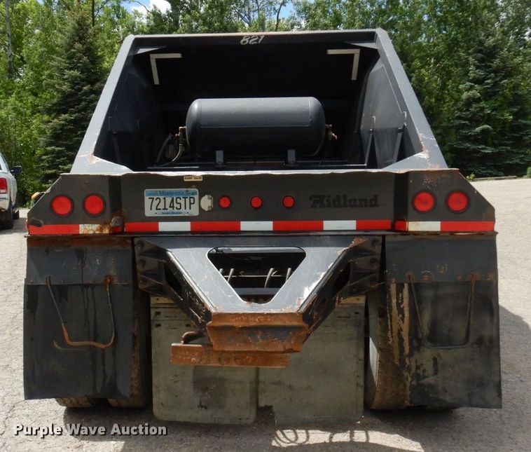 image for item MF9616 2006 Midland MG38TC3000  bottom dump trailer