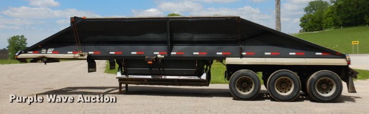 image for item MF9616 2006 Midland MG38TC3000  bottom dump trailer