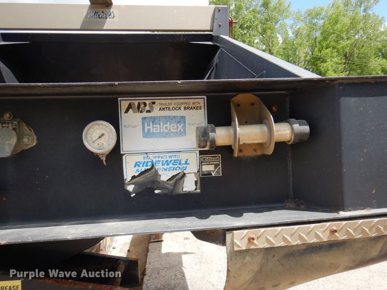 image for item MF9616 2006 Midland MG38TC3000  bottom dump trailer