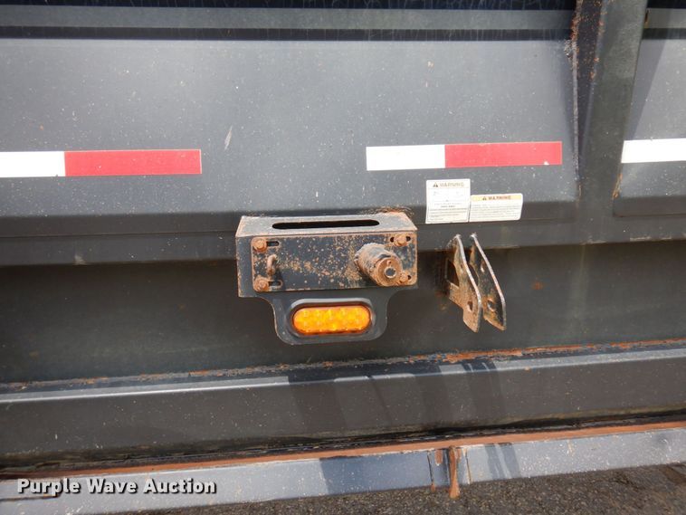 image for item MF9616 2006 Midland MG38TC3000  bottom dump trailer