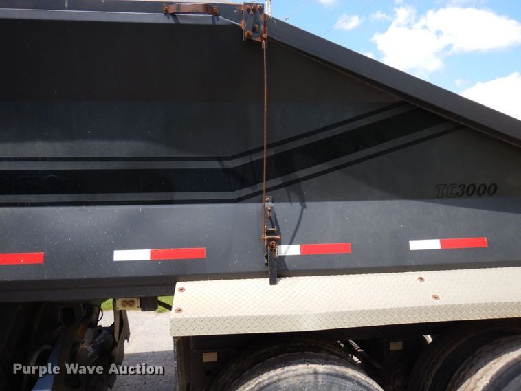 image for item MF9616 2006 Midland MG38TC3000  bottom dump trailer