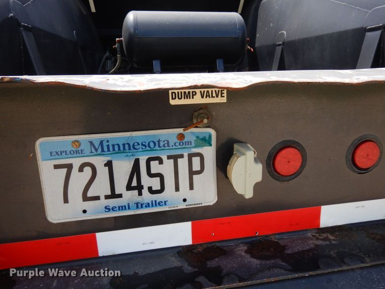 image for item MF9616 2006 Midland MG38TC3000  bottom dump trailer