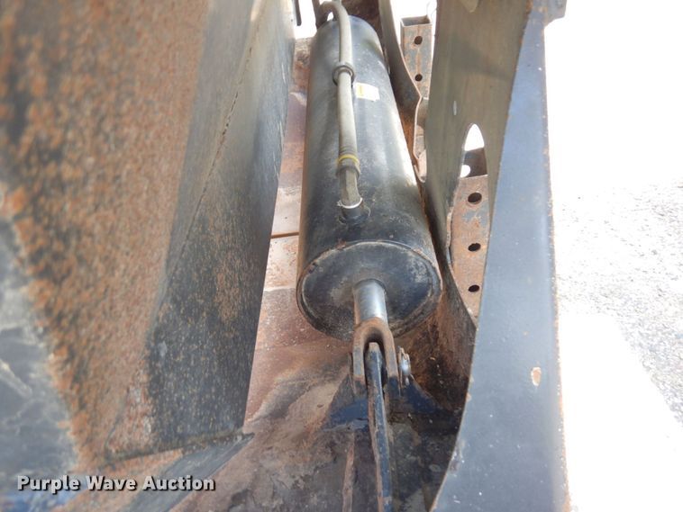 image for item MF9616 2006 Midland MG38TC3000  bottom dump trailer