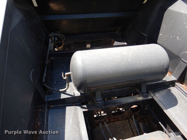 image for item MF9616 2006 Midland MG38TC3000  bottom dump trailer