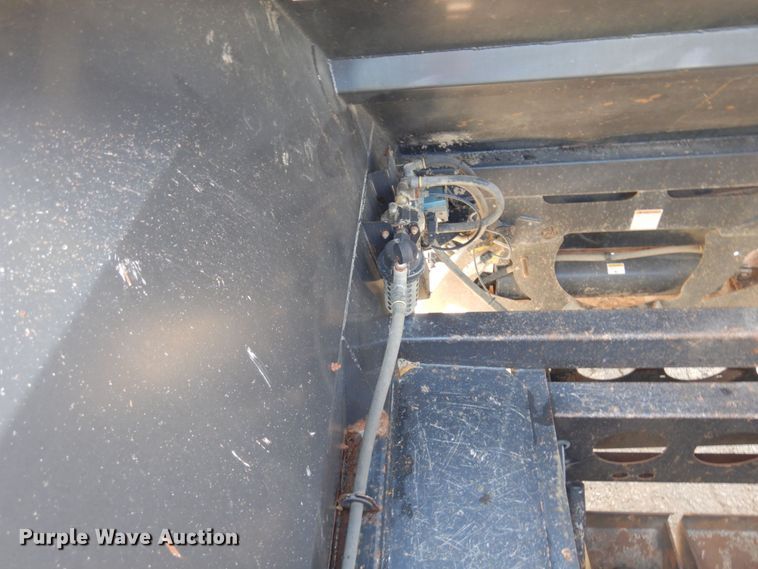 image for item MF9616 2006 Midland MG38TC3000  bottom dump trailer