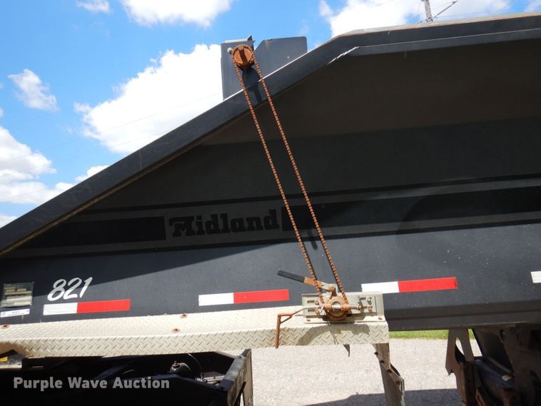 image for item MF9616 2006 Midland MG38TC3000  bottom dump trailer