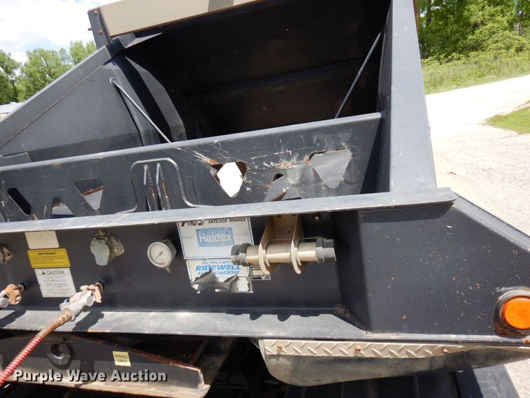 image for item MF9616 2006 Midland MG38TC3000  bottom dump trailer