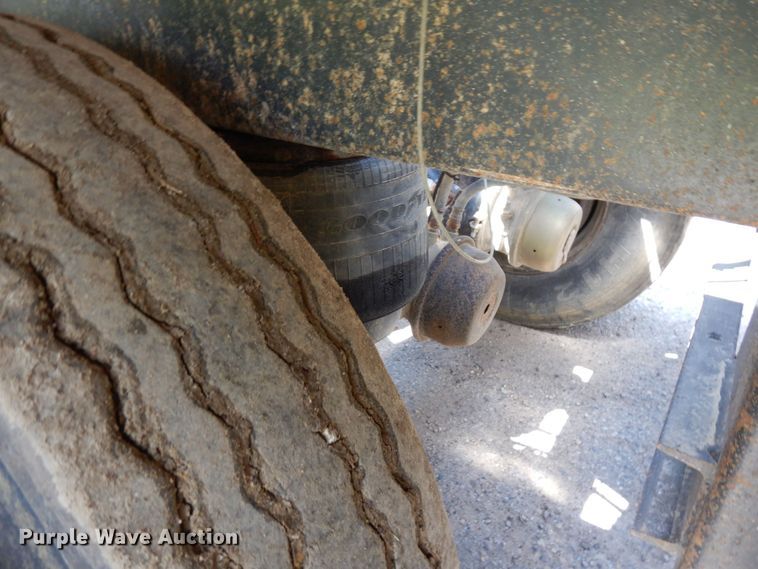 image for item MF9616 2006 Midland MG38TC3000  bottom dump trailer