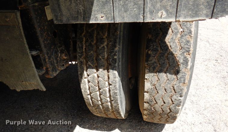 image for item MF9616 2006 Midland MG38TC3000  bottom dump trailer