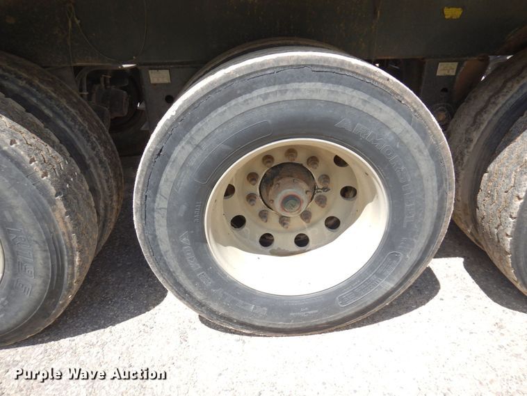 image for item MF9616 2006 Midland MG38TC3000  bottom dump trailer