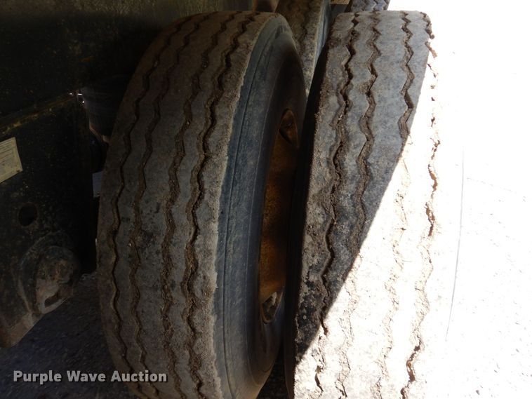 image for item MF9616 2006 Midland MG38TC3000  bottom dump trailer