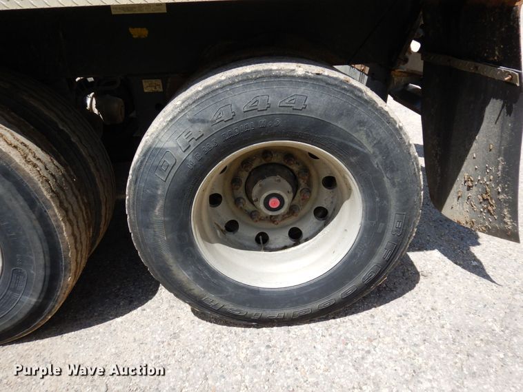 image for item MF9616 2006 Midland MG38TC3000  bottom dump trailer