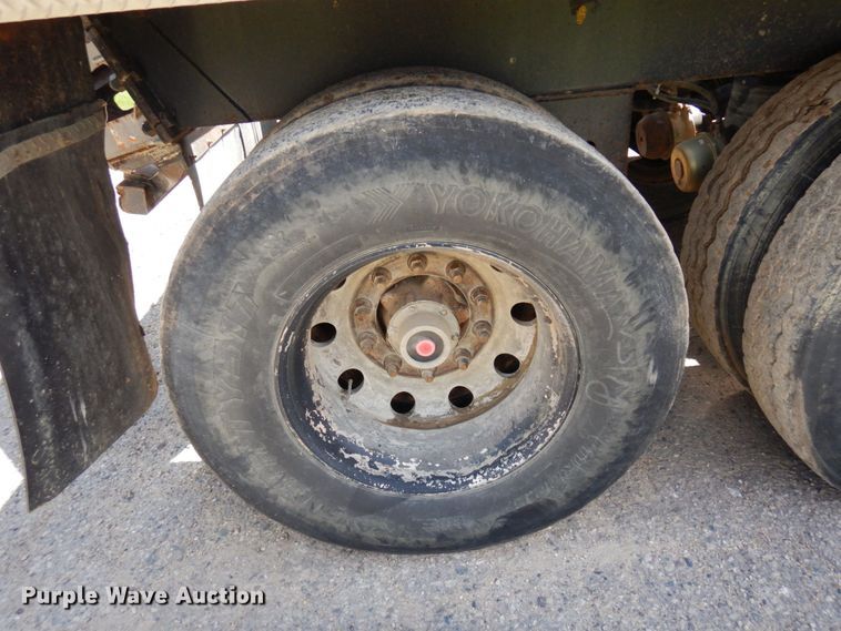 image for item MF9616 2006 Midland MG38TC3000  bottom dump trailer