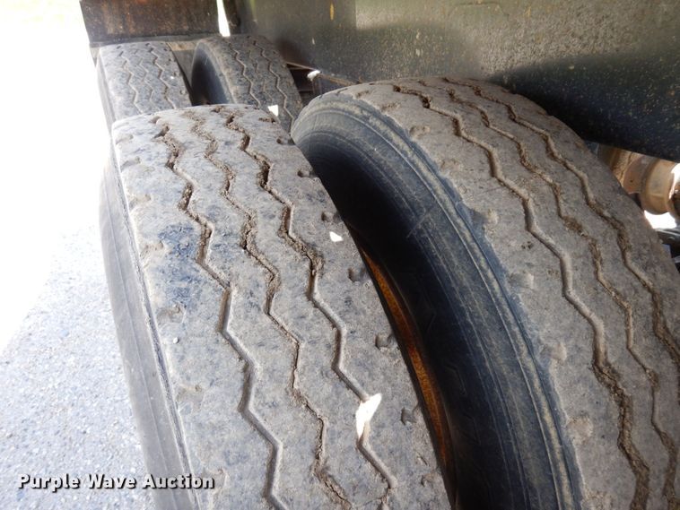 image for item MF9616 2006 Midland MG38TC3000  bottom dump trailer