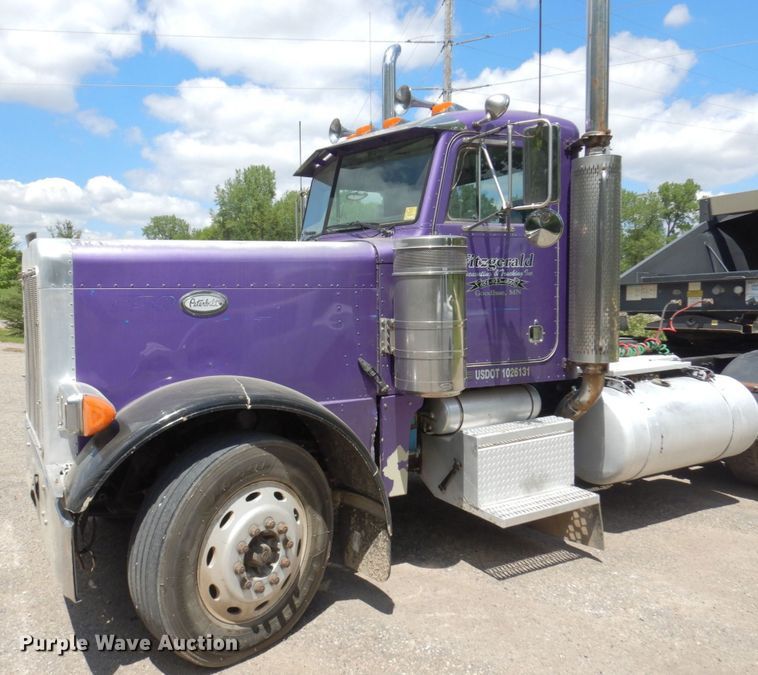 image for item MF9617 1998 Peterbilt 379  semi truck