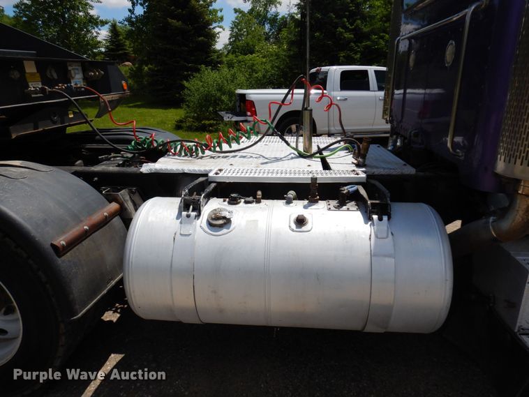 image for item MF9617 1998 Peterbilt 379  semi truck