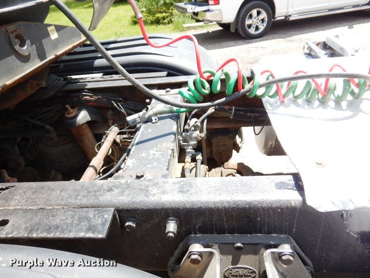 image for item MF9617 1998 Peterbilt 379  semi truck