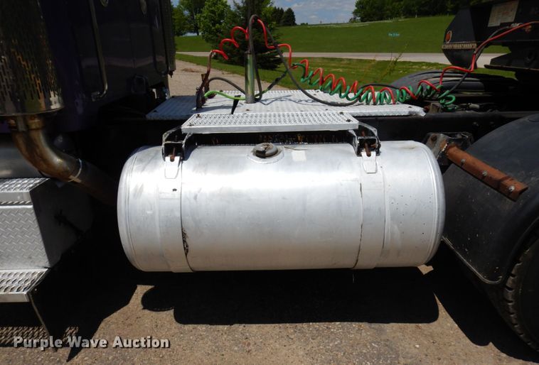 image for item MF9617 1998 Peterbilt 379  semi truck