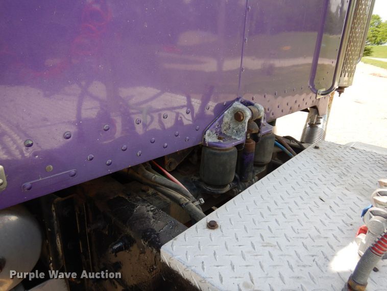 image for item MF9617 1998 Peterbilt 379  semi truck