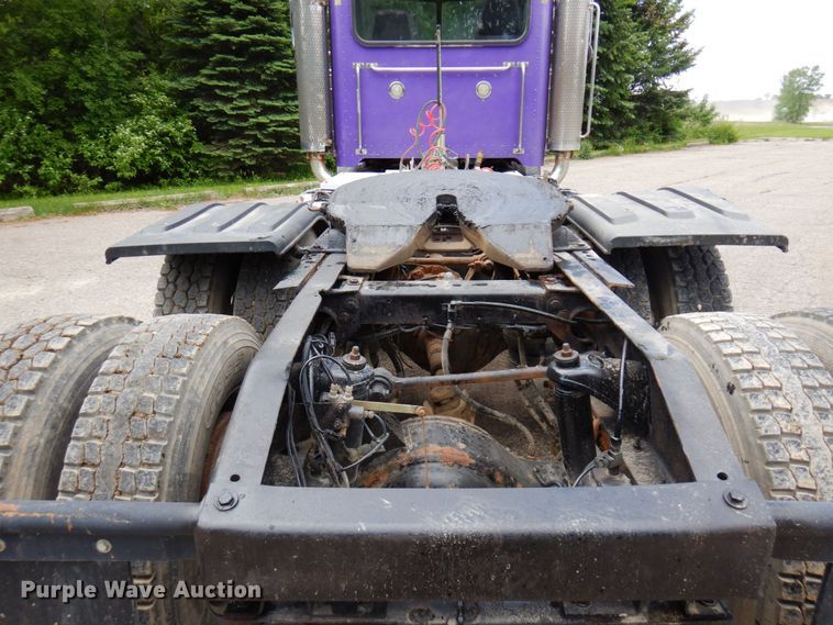 image for item MF9617 1998 Peterbilt 379  semi truck