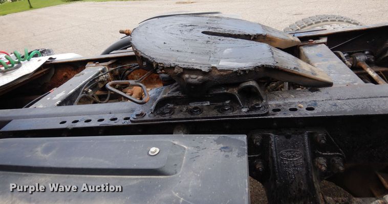 image for item MF9617 1998 Peterbilt 379  semi truck