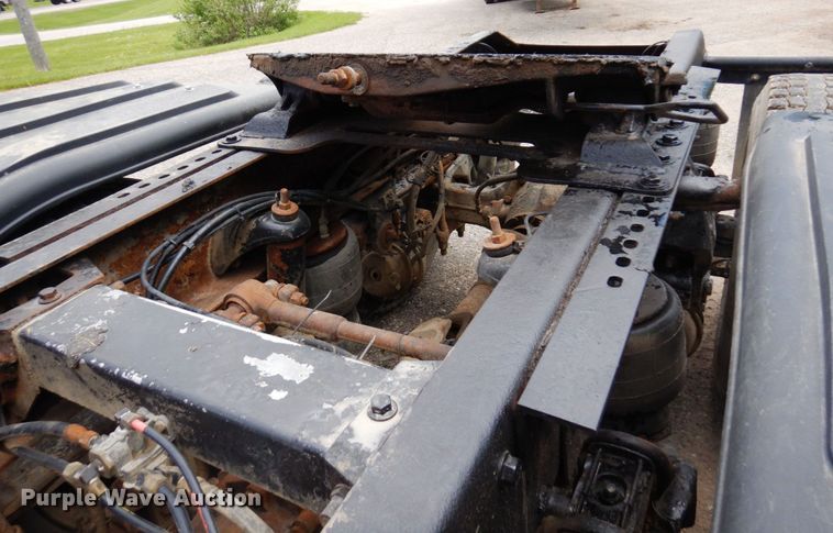 image for item MF9617 1998 Peterbilt 379  semi truck