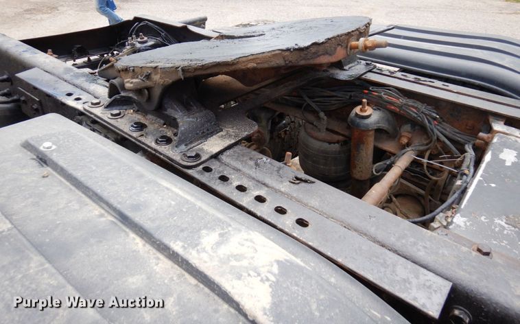 image for item MF9617 1998 Peterbilt 379  semi truck