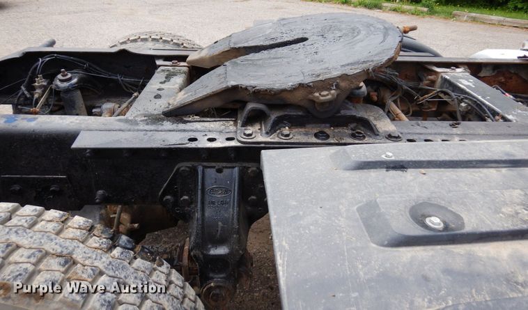 image for item MF9617 1998 Peterbilt 379  semi truck