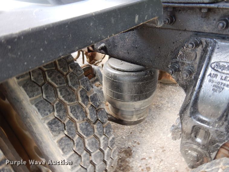 image for item MF9617 1998 Peterbilt 379  semi truck