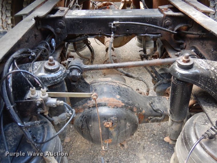 image for item MF9617 1998 Peterbilt 379  semi truck