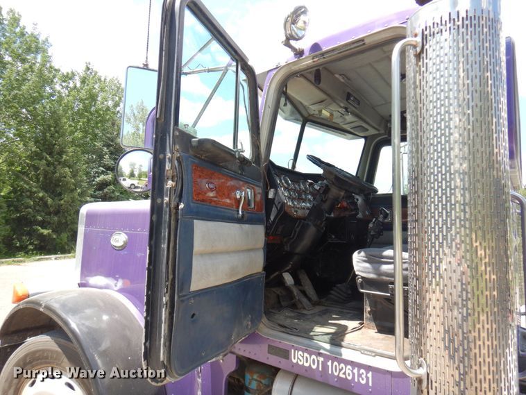 image for item MF9617 1998 Peterbilt 379  semi truck