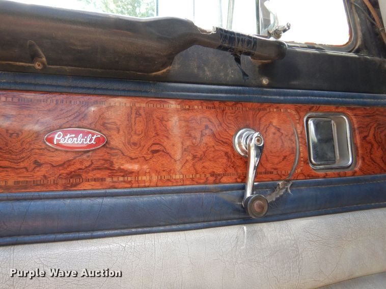 image for item MF9617 1998 Peterbilt 379  semi truck