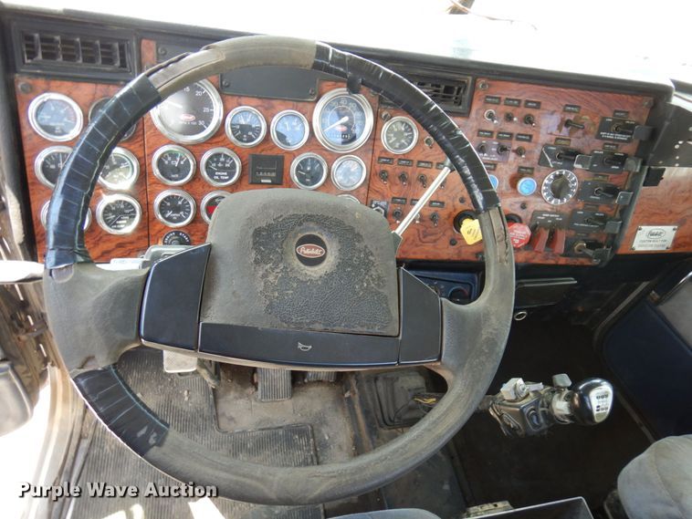 image for item MF9617 1998 Peterbilt 379  semi truck