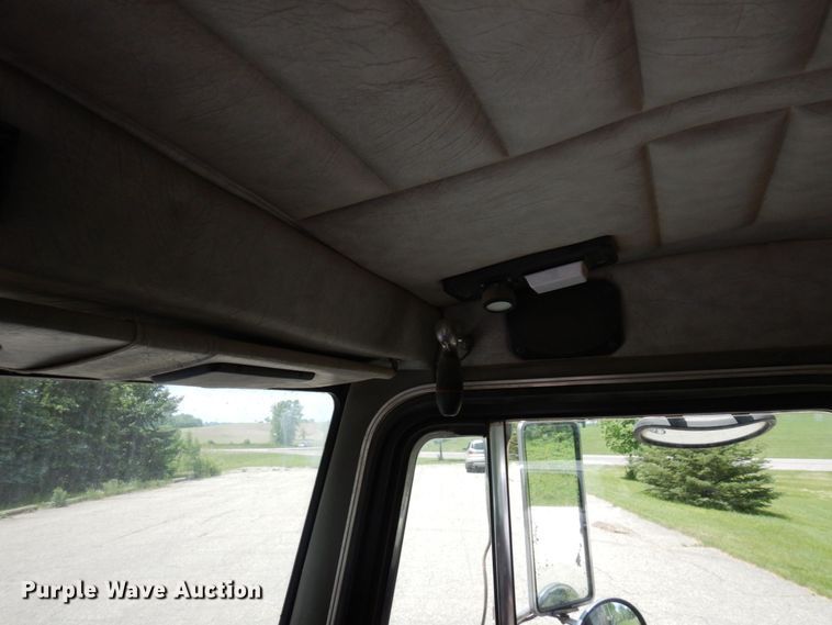 image for item MF9617 1998 Peterbilt 379  semi truck