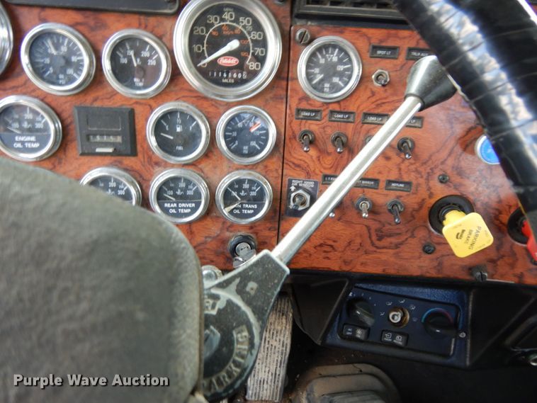 image for item MF9617 1998 Peterbilt 379  semi truck