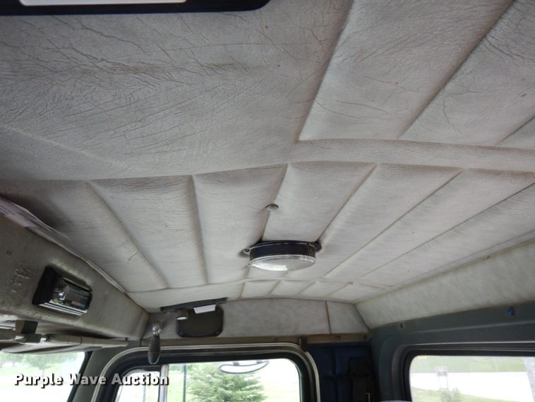 image for item MF9617 1998 Peterbilt 379  semi truck