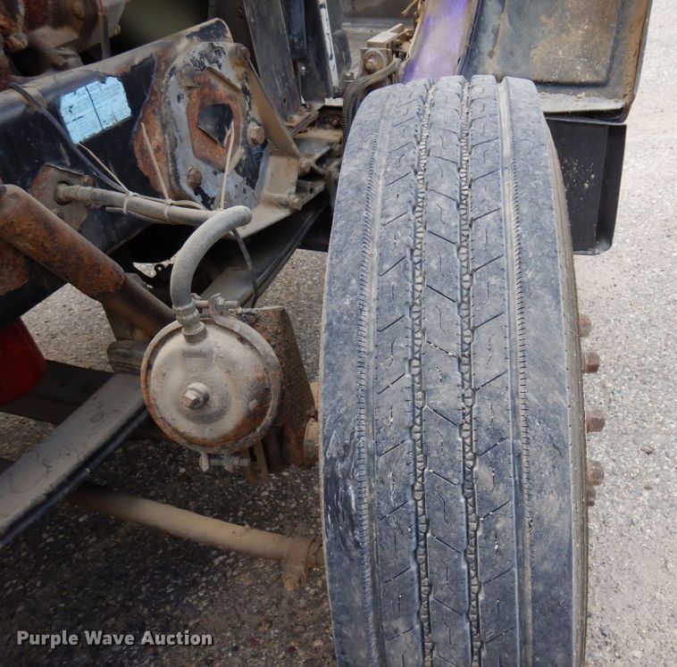 image for item MF9617 1998 Peterbilt 379  semi truck