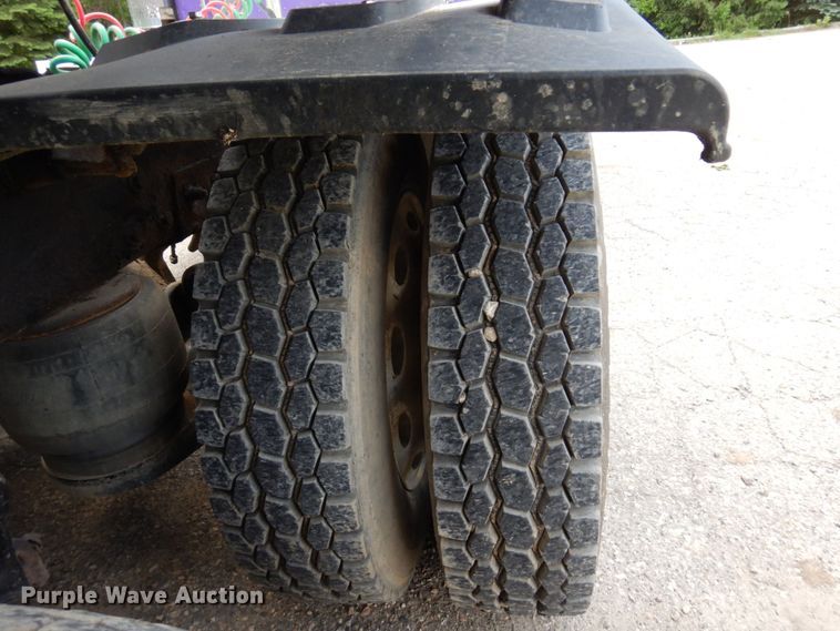 image for item MF9617 1998 Peterbilt 379  semi truck