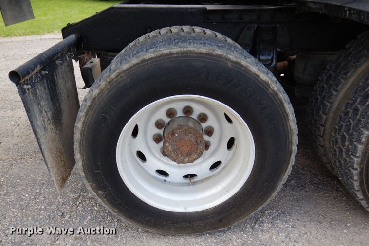 image for item MF9617 1998 Peterbilt 379  semi truck