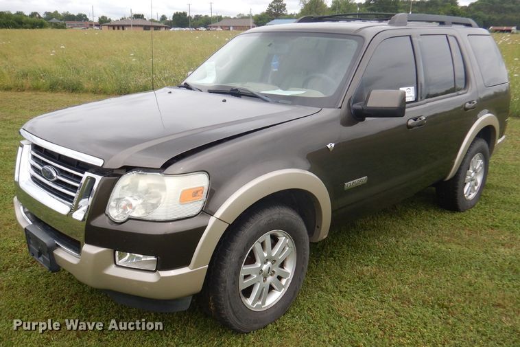 image for item DJ3832 2008 Ford Explorer Eddie Bauer  SUV
