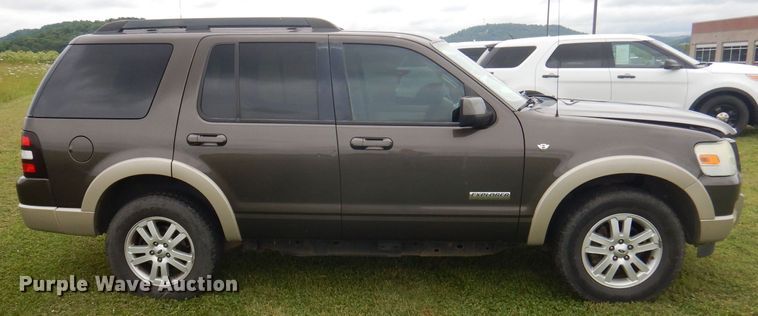 image for item DJ3832 2008 Ford Explorer Eddie Bauer  SUV