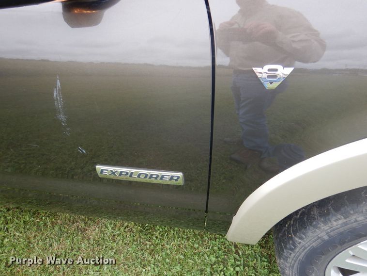 image for item DJ3832 2008 Ford Explorer Eddie Bauer  SUV
