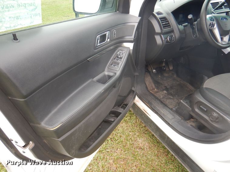 image for item DJ3834 2014 Ford Explorer Police Interceptor  SUV