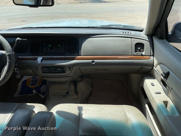 image for item DJ5185 2007 Ford Crown Victoria